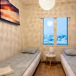 Apartamento Big 3-bedroom With Sauna, Balcony, Free Parking
