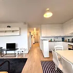 Big 3-bedroom With Sauna, Balcony, Free Parking Apartamento Vantaa