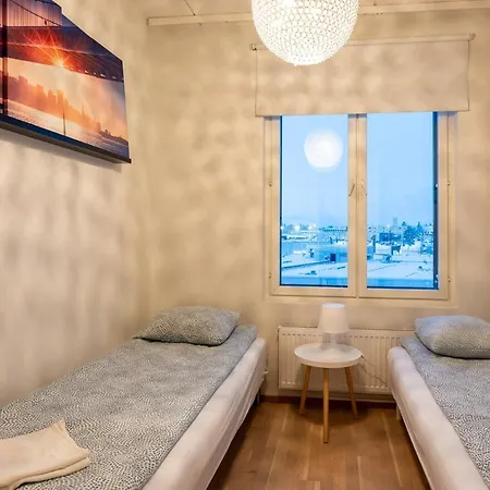 Apartment Big 3-bedroom With Sauna, Balcony, Free Parking