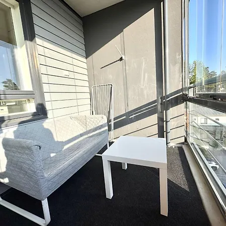 Big 3-bedroom With Sauna, Balcony, Free Parking Apartment *