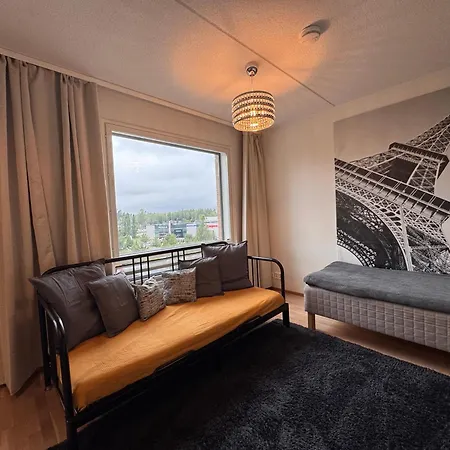Big 3-bedroom With Sauna, Balcony, Free Parking *