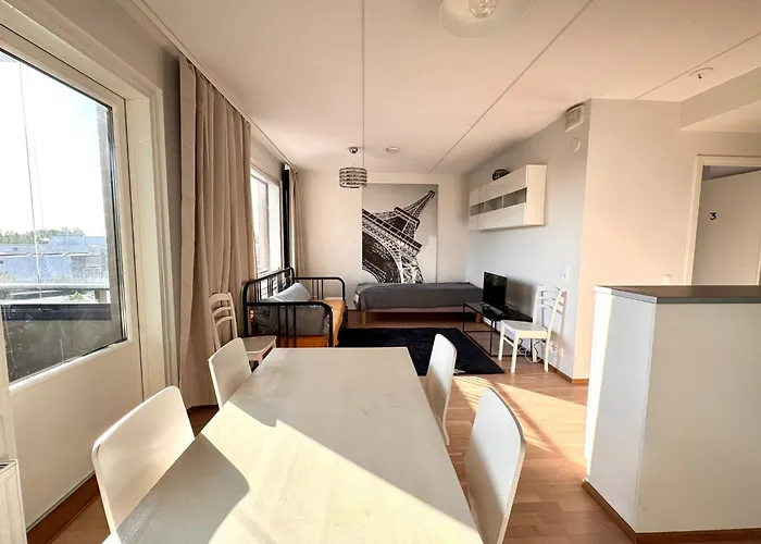 Big 3-bedroom With Sauna, Balcony, Free Parking Апартаменты Вантаа