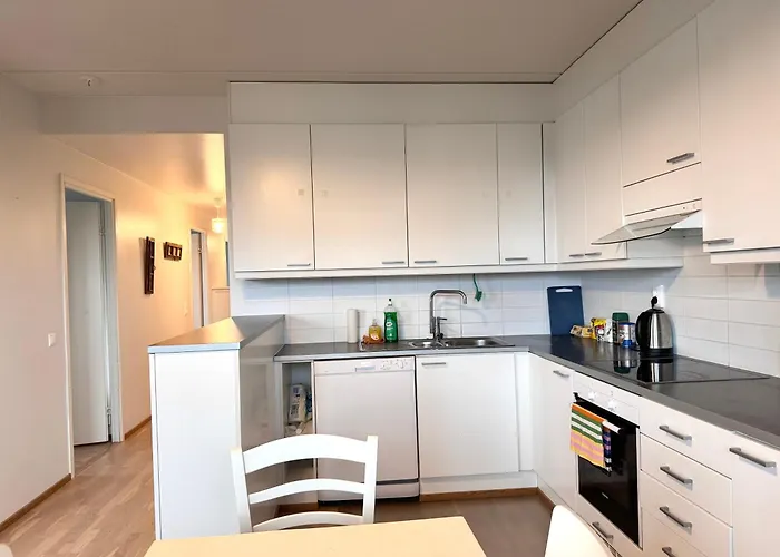 Big 3-bedroom With Sauna, Balcony, Free Parking