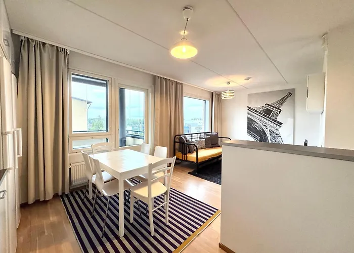 Апартаменты Big 3-bedroom With Sauna, Balcony, Free Parking *